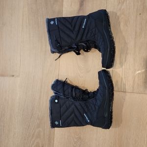 Black kids Columbia Youth Minx Mid III, size 3